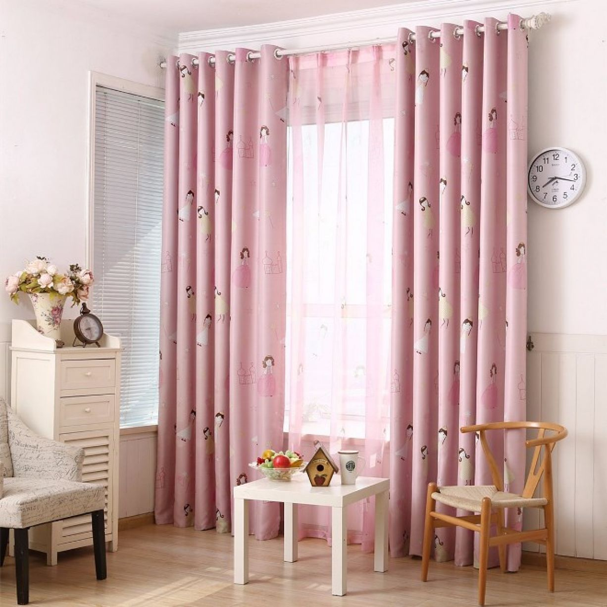Curtains for children's rooms